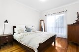 https://images.listonce.com.au/custom/160x/listings/227-nerissa-grove-oak-park-vic-3046/885/00363885_img_04.jpg?vMiXSFHe-VM