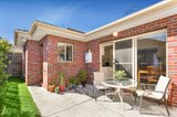 https://images.listonce.com.au/custom/160x/listings/227-nerissa-grove-oak-park-vic-3046/885/00363885_img_07.jpg?QDSdfv2-scQ