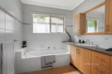 https://images.listonce.com.au/custom/160x/listings/228-andrews-street-eltham-vic-3095/008/01124008_img_10.jpg?OTIgveulOnM