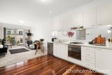 https://images.listonce.com.au/custom/160x/listings/228-graham-street-port-melbourne-vic-3207/525/01793525_img_02.jpg?NuP8my_lixg