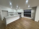https://images.listonce.com.au/custom/160x/listings/228-haldane-road-niddrie-vic-3042/632/01771632_img_10.jpg?w0P5AKM7mO4