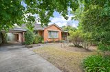 https://images.listonce.com.au/custom/160x/listings/228-hull-road-mooroolbark-vic-3138/563/01639563_img_01.jpg?_j1GxDZs_KU