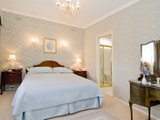 https://images.listonce.com.au/custom/160x/listings/228-noble-street-newtown-vic-3220/281/01699281_img_09.jpg?H-P5Z8Tben8