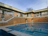 https://images.listonce.com.au/custom/160x/listings/228-noble-street-newtown-vic-3220/281/01699281_img_14.jpg?4vrUHRBPD_Q