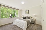 https://images.listonce.com.au/custom/160x/listings/229-barrington-avenue-kew-vic-3101/367/00621367_img_06.jpg?1XUV68e2YME