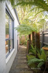 https://images.listonce.com.au/custom/160x/listings/229-radnor-street-camberwell-vic-3124/586/01432586_img_10.jpg?7bDTYbg3YFo
