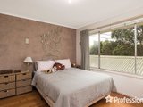 https://images.listonce.com.au/custom/160x/listings/22a-greenslopes-drive-mooroolbark-vic-3138/360/01526360_img_07.jpg?pKHjWwq_Yrs