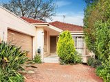 https://images.listonce.com.au/custom/160x/listings/22a-parring-road-balwyn-vic-3103/458/01684458_img_01.jpg?UgNUxHJd_74