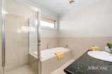 https://images.listonce.com.au/custom/160x/listings/22a-severn-street-balwyn-north-vic-3104/957/01969957_img_13.jpg?kb5ps1fTB_A