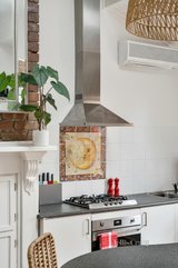 https://images.listonce.com.au/custom/160x/listings/23-barry-street-brunswick-vic-3056/402/01270402_img_14.jpg?ksw61EPDpoo