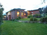 https://images.listonce.com.au/custom/160x/listings/23-braden-brae-drive-warranwood-vic-3134/423/00620423_img_17.jpg?7Zmt8iSCF6A