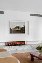 https://images.listonce.com.au/custom/160x/listings/23-butler-street-essendon-vic-3040/416/01705416_img_05.jpg?Jm66GzvnZ4I