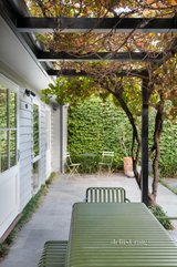 https://images.listonce.com.au/custom/160x/listings/23-cecil-street-fitzroy-vic-3065/969/01700969_img_09.jpg?ZqzfE2lhah0