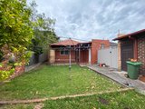 https://images.listonce.com.au/custom/160x/listings/23-clyde-street-thornbury-vic-3071/224/01844224_img_01.jpg?_4YUMQOCuxI