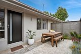 https://images.listonce.com.au/custom/160x/listings/23-colville-court-herne-hill-vic-3218/653/01456653_img_04.jpg?EVc7B_dFl-o