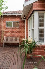 https://images.listonce.com.au/custom/160x/listings/23-creswick-street-glen-iris-vic-3146/222/01583222_img_19.jpg?QNR2y4q2JCY