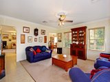 https://images.listonce.com.au/custom/160x/listings/23-frances-avenue-yarra-glen-vic-3775/238/01525238_img_05.jpg?W5nu6UZX_f0