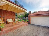 https://images.listonce.com.au/custom/160x/listings/23-frances-avenue-yarra-glen-vic-3775/238/01525238_img_21.jpg?OoWC1RglTVs