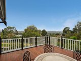 https://images.listonce.com.au/custom/160x/listings/23-goldthorns-avenue-kew-vic-3101/069/00829069_img_06.jpg?dvKwiwWRWgk