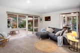 https://images.listonce.com.au/custom/160x/listings/23-holyrood-crescent-ringwood-vic-3134/923/01093923_img_04.jpg?Hch97MXM1AU