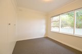 https://images.listonce.com.au/custom/160x/listings/23-lake-street-wendouree-vic-3355/531/01576531_img_07.jpg?N926it10yQY