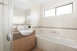 https://images.listonce.com.au/custom/160x/listings/23-madison-boulevard-mitcham-vic-3132/285/01636285_img_08.jpg?H_Cye_Yb1Zg