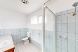 https://images.listonce.com.au/custom/160x/listings/23-mcarthur-street-bentleigh-vic-3204/450/01943450_img_07.jpg?k9C5fVOnvPo