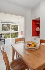 https://images.listonce.com.au/custom/160x/listings/23-osborne-avenue-glen-iris-vic-3146/105/00131105_img_07.jpg?jpvgWKPnyUA