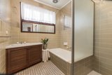 https://images.listonce.com.au/custom/160x/listings/23-rowitta-drive-glen-waverley-vic-3150/953/01660953_img_07.jpg?qMeRuKgOI18
