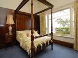 https://images.listonce.com.au/custom/160x/listings/23-the-esplanade-geelong-vic-3220/372/01699372_img_13.jpg?mt0H5Zq6VtQ