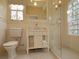 https://images.listonce.com.au/custom/160x/listings/23-the-esplanade-geelong-vic-3220/372/01699372_img_15.jpg?v-eTnJ9d7uk