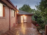 https://images.listonce.com.au/custom/160x/listings/23-wood-street-templestowe-vic-3106/473/01649473_img_12.jpg?8Cnl3A0QIxo