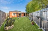 https://images.listonce.com.au/custom/160x/listings/230-paramount-crescent-st-albans-park-vic-3219/646/01959646_img_06.jpg?U1o4iUC9ics