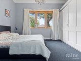 https://images.listonce.com.au/custom/160x/listings/230-peel-street-north-ballarat-east-vic-3350/722/01576722_img_07.jpg?rXEGZ53hpB0