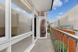 https://images.listonce.com.au/custom/160x/listings/231-beach-avenue-elwood-vic-3184/252/01951252_img_04.jpg?FLLuHSYeVug