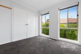 https://images.listonce.com.au/custom/160x/listings/231-rokewood-cres-meadow-heights-vic-3048/756/01886756_img_08.jpg?v6o-NIDOeeA
