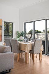 https://images.listonce.com.au/custom/160x/listings/232-felix-grove-mooroolbark-vic-3138/730/01735730_img_12.jpg?DmYL1JEeuvM
