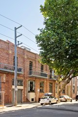 https://images.listonce.com.au/custom/160x/listings/232-kerr-street-fitzroy-vic-3065/506/01601506_img_10.jpg?AjpBSt4NG7A