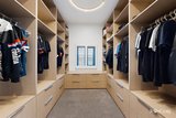 https://images.listonce.com.au/custom/160x/listings/232-napier-street-strathmore-vic-3041/323/01991323_img_03.jpg?_Rukd5A1NpY