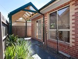 https://images.listonce.com.au/custom/160x/listings/232-severn-street-yarraville-vic-3013/741/01202741_img_10.jpg?M17wYA5c2ak