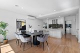 https://images.listonce.com.au/custom/160x/listings/2322-waverley-road-mount-waverley-vic-3149/593/01679593_img_03.jpg?aJMJMgsOu04