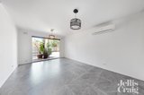 https://images.listonce.com.au/custom/160x/listings/235-bridge-street-hampton-vic-3188/719/01618719_img_09.jpg?wxHn8VYnhpo