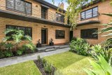 https://images.listonce.com.au/custom/160x/listings/235-byron-street-elwood-vic-3184/069/01883069_img_09.jpg?xuL2T-_KDt4
