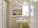 https://images.listonce.com.au/custom/160x/listings/235-shannon-avenue-manifold-heights-vic-3218/908/01698908_img_07.jpg?N3OhN_nt0w0