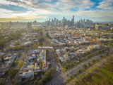 https://images.listonce.com.au/custom/160x/listings/2352-albert-road-south-melbourne-vic-3205/016/01753016_img_11.jpg?j9VvwVQ3gEc