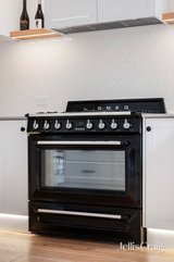https://images.listonce.com.au/custom/160x/listings/236-batterbee-drive-mooroolbark-vic-3138/367/01781367_img_06.jpg?4uON_3xHMz0