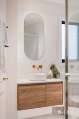 https://images.listonce.com.au/custom/160x/listings/236-batterbee-drive-mooroolbark-vic-3138/367/01781367_img_09.jpg?5XspE9X6DDM