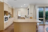 https://images.listonce.com.au/custom/160x/listings/236-daniell-place-kew-vic-3101/593/01705593_img_07.jpg?7_H5SfLVBZA