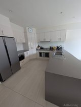 https://images.listonce.com.au/custom/160x/listings/236-rosehill-road-niddrie-vic-3042/295/01734295_img_01.jpg?KzOWLR9XQpg