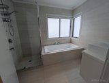 https://images.listonce.com.au/custom/160x/listings/236-rosehill-road-niddrie-vic-3042/295/01734295_img_05.jpg?ai-OJ9Tj2JY